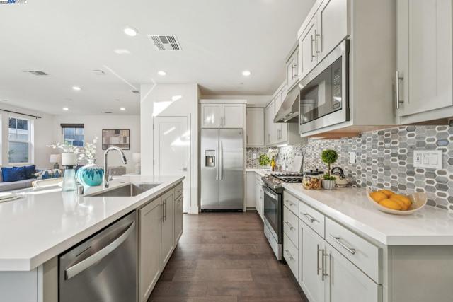 37898 Seafarer Road, Newark CA: https://media.crmls.org/mediaz/3997db9b-eada-4076-8dab-febd44c81481.jpg