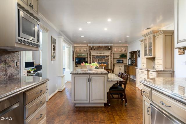 10430 N Ojai Santa Paula Road, Ojai CA: https://media.crmls.org/mediaz/399829ef-fbb8-4ef4-9886-de7b2473fab9.jpg