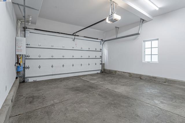 43150 Calle Familia, Fremont CA: https://media.crmls.org/mediaz/39983176-9392-4574-872b-b4f35b697e8e.jpg