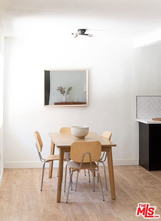 4938 Rosewood Avenue, Los Angeles CA: https://media.crmls.org/mediaz/399880b0-1f29-4e5e-a189-70249dfd1f9f.jpg