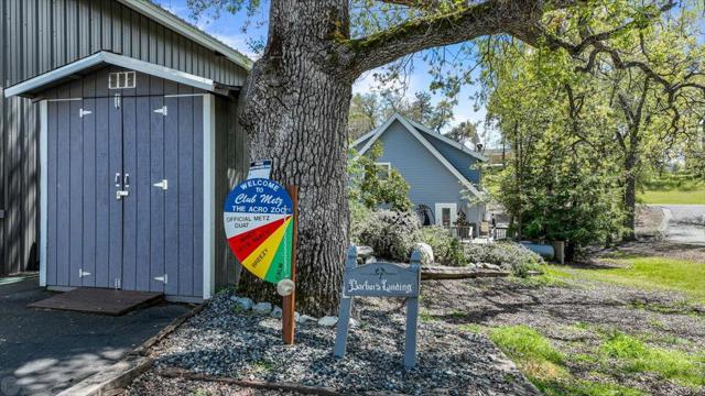 20944 Woodside Way, Groveland CA: https://media.crmls.org/mediaz/3998b522-ac4c-4a03-a87d-dc5e79b89bb2.jpg