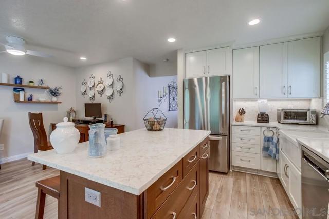 10970 Shy Bird Ln, San Diego CA: https://media.crmls.org/mediaz/39995e78-82d1-44f0-8277-1bdf42e56fba.jpg
