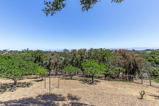 13038 Vista Del Valle Court, Los Altos Hills CA: https://media.crmls.org/mediaz/39997bb2-cd03-4d48-a549-879822ce92a9.jpg