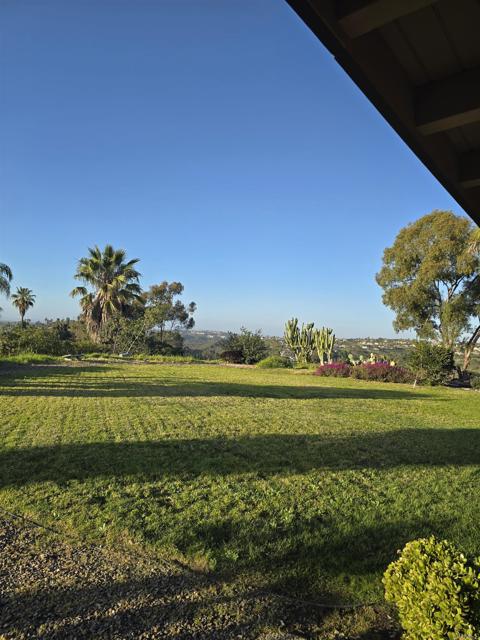 Detail Gallery Image 3 of 11 For 1068 Passiflora Ave, Encinitas,  CA 92024 - 4 Beds | 3 Baths