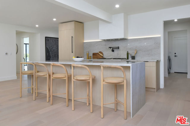 15431 Milbank Street, Encino CA: https://media.crmls.org/mediaz/399a2f80-4f90-412d-b940-0ae8adf36fad.jpg