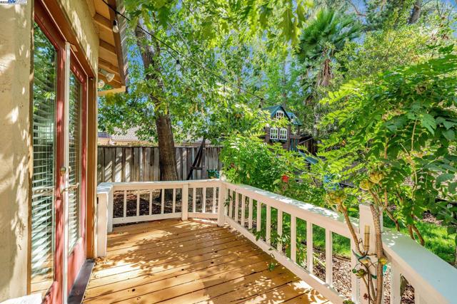 7840 Creekside Dr, Dublin CA: https://media.crmls.org/mediaz/399aa9ae-9c1a-4bcb-b7c7-31e3d69fd898.jpg