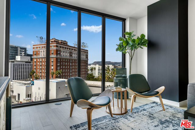 2801 Sunset Place, Los Angeles CA: https://media.crmls.org/mediaz/399b8412-45fb-4a4b-a07a-63d7d5f25867.jpg