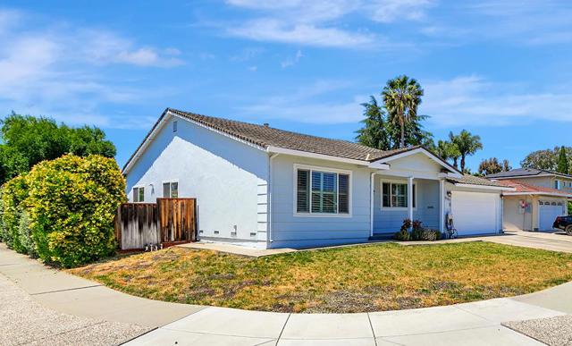 5191 Barron Park Drive, San Jose CA: https://media.crmls.org/mediaz/399c79fa-1e2a-4cd2-acb4-417b7150398c.jpg