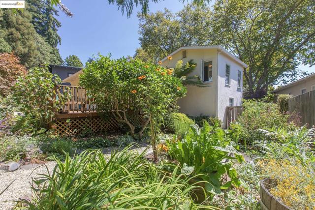 1081 Keith Ave, Berkeley CA: https://media.crmls.org/mediaz/399cab8d-6b55-408d-b46b-676b7f687397.jpg