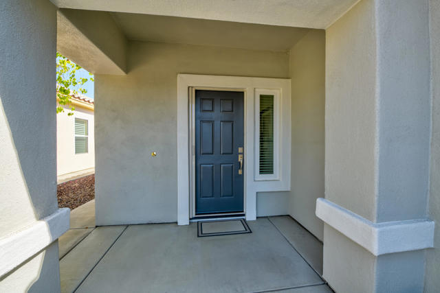 78680 Postbridge Circle, Palm Desert CA: https://media.crmls.org/mediaz/399cb318-5260-4c9f-8d7f-4063fdc30a1c.jpg
