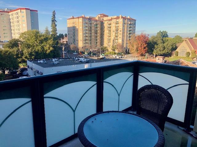 10 Crystal Springs Road, San Mateo CA: https://media.crmls.org/mediaz/399d0630-5d85-4134-8f53-a6fefea05c21.jpg