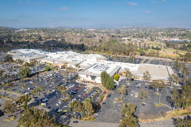 2927 Lawrence Ln, Escondido CA: https://media.crmls.org/mediaz/399d2a4a-eab0-48b4-aaf5-366aca87f500.jpg