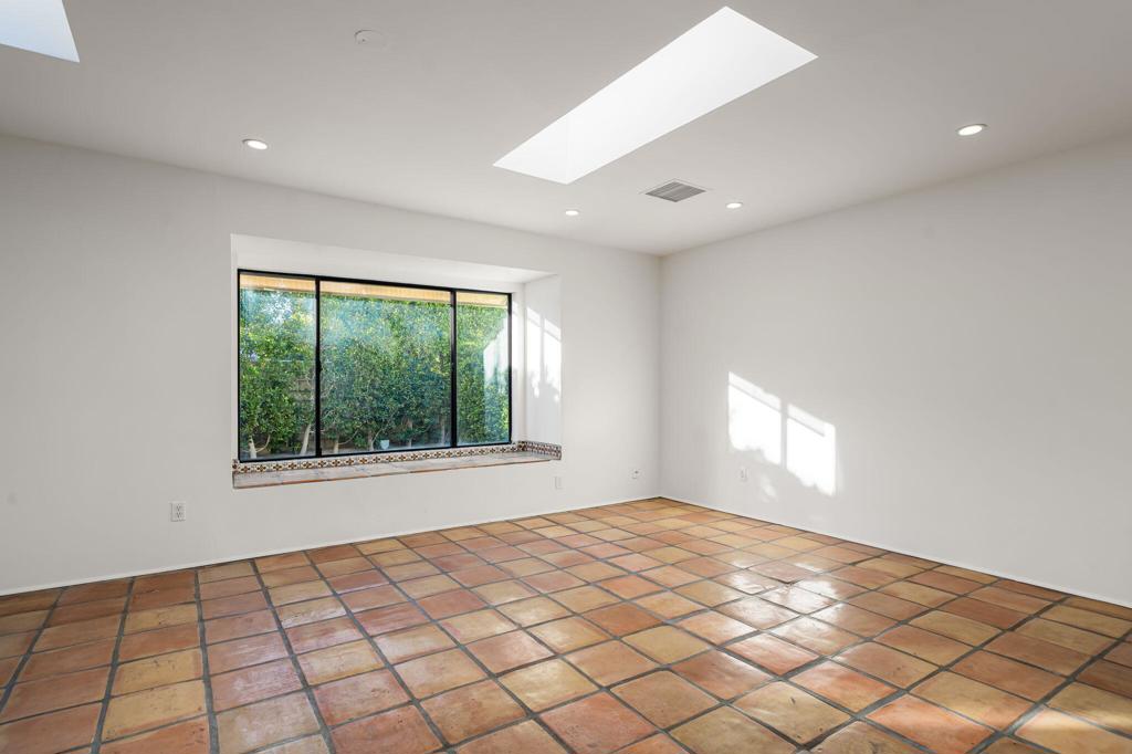 MLS #219139839DA image #12