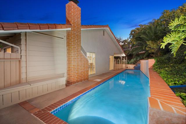 6221 BRYNWOOD COURT, San Diego CA: https://media.crmls.org/mediaz/399e796e-bbf5-46c6-8c7e-b7695f4fe1b2.jpg