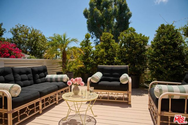 212 Paradise Cove Road, Malibu CA: https://media.crmls.org/mediaz/399e7c38-2cfd-482e-880c-80e9fd777584.jpg