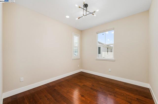 4069 Chalk Hill Way, Dublin CA: https://media.crmls.org/mediaz/399f6f6a-a3a5-4083-be37-8622d1a018db.jpg