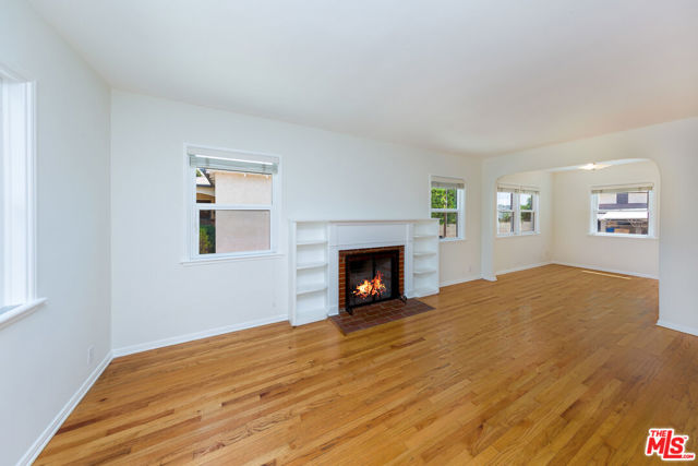 6506 W 82nd Street, Los Angeles CA: https://media.crmls.org/mediaz/399f9736-801f-44e0-b8ac-151d3e911cf0.jpg