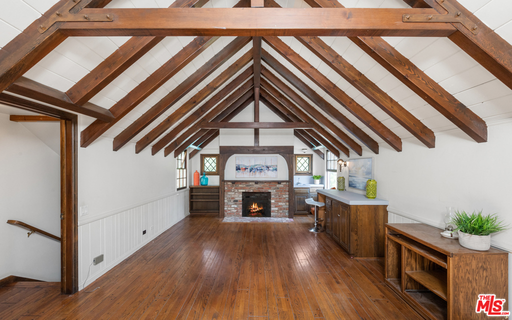 926 N Alpine Drive