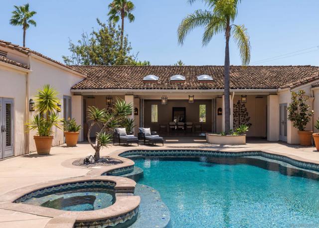 17716 Via De Fortuna, Rancho Santa Fe CA: https://media.crmls.org/mediaz/39a027d2-53fa-4778-bece-3f629c3ca79c.jpg