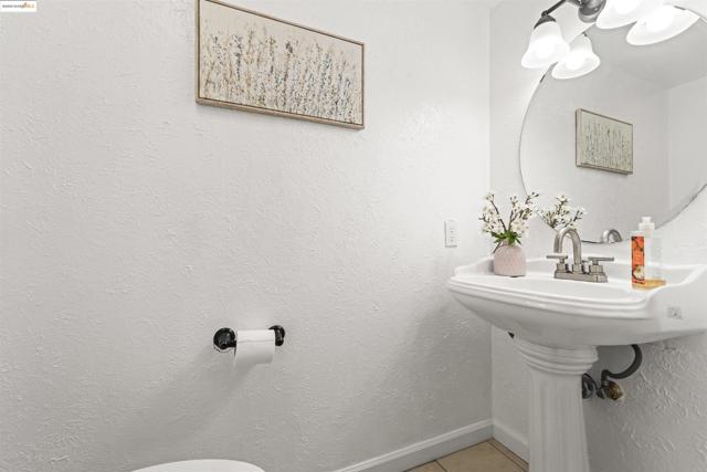 2326 D St, Hayward CA: https://media.crmls.org/mediaz/39a0b25c-2304-41e3-90b8-1a1e39f885cd.jpg