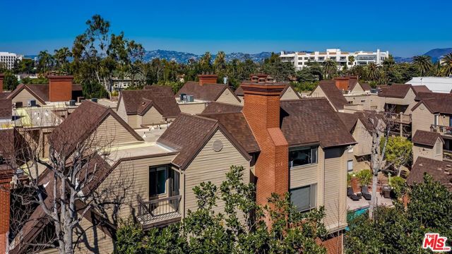 835 Lucerne Boulevard, Los Angeles, California 90005, 2 Bedrooms Bedrooms, ,2 BathroomsBathrooms,Condominium,For Sale,Lucerne,24427903