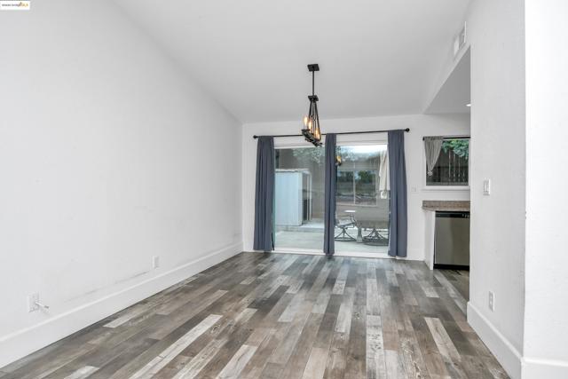 317 Lorenz Dr, Oakley CA: https://media.crmls.org/mediaz/39a25edf-7261-4170-9740-c9bf118c6520.jpg