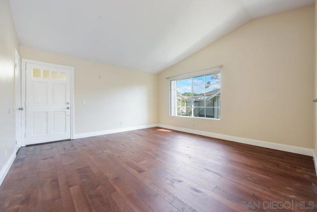 3565 Grove St, Lemon Grove CA: https://media.crmls.org/mediaz/39a26378-58b9-418d-9fb6-edd28cdd8bd3.jpg