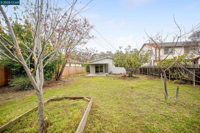 328 Norman Ave, Concord CA: https://media.crmls.org/mediaz/39a28587-713a-4b3e-a281-7845435e2150.jpg