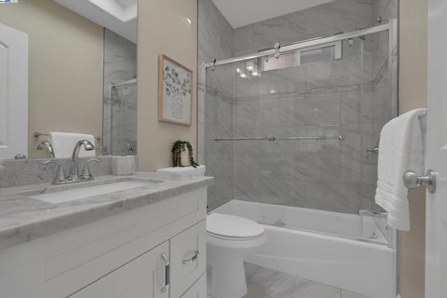 4433 Fair Ave, Oakland CA: https://media.crmls.org/mediaz/39a29068-dfb5-43c4-9b0e-be8b2a233a8d.jpg