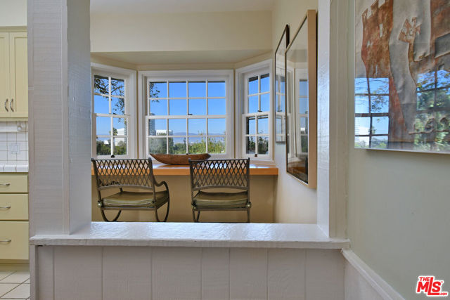 15213 Del Gado Drive, Sherman Oaks CA: https://media.crmls.org/mediaz/39a33c40-3307-4bf9-ba52-914ec417ebda.jpg