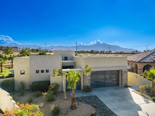 74425 Zeppelin Drive, Palm Desert CA: https://media.crmls.org/mediaz/39a3c139-45b1-49df-9ed4-e1b85c295869.jpg