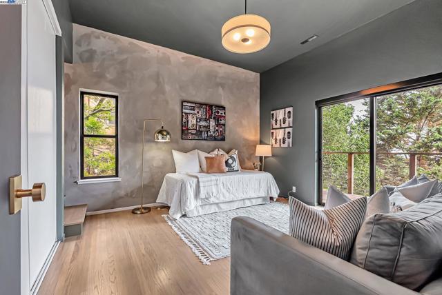 1106 Besito Ave, Berkeley CA: https://media.crmls.org/mediaz/39a3c98a-bfc5-4ad4-a595-afd365e0154c.jpg