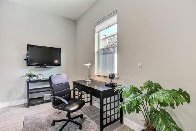 6736 Grasshopper Avenue, Newark CA: https://media.crmls.org/mediaz/39a41dfe-9563-4b35-96fe-f01502c6a38a.jpg