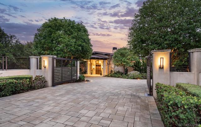 6005 La Jolla Scenic Dr S, La Jolla CA: https://media.crmls.org/mediaz/39a44cd1-73e8-4fa9-99a9-d5c4c70e0274.jpg