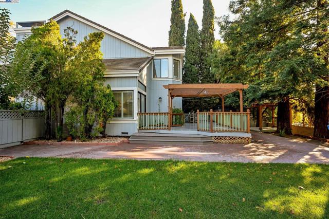 112 Kingswood Cir, Danville CA: https://media.crmls.org/mediaz/39a5dda3-e3b3-4786-8b09-3fef707c6923.jpg