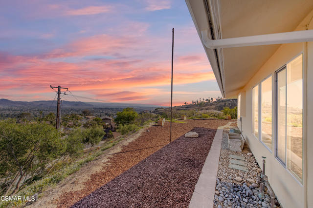 1140 San Clemente Way, Camarillo CA: https://media.crmls.org/mediaz/39a60793-6d23-4a82-a60a-71ed494e1ffb.jpg