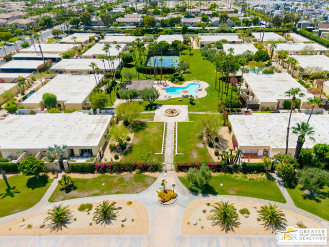 468 N Greenhouse Way, Palm Springs CA: https://media.crmls.org/mediaz/39a6277a-8fae-44fe-802e-101732b18221.jpg