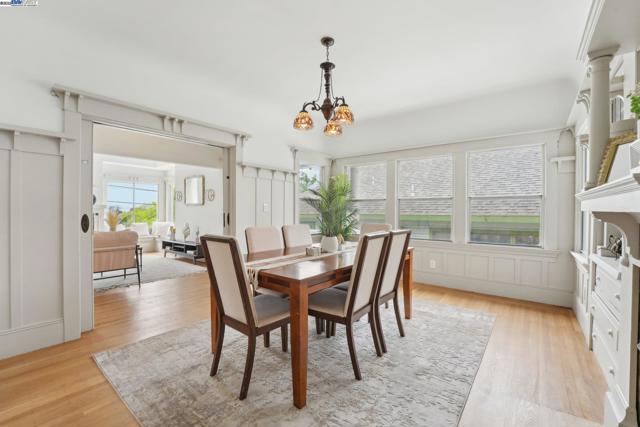 2155 42nd ave, Oakland CA: https://media.crmls.org/mediaz/39a6c1ef-d4f3-44e5-b892-fa8cdaced195.jpg