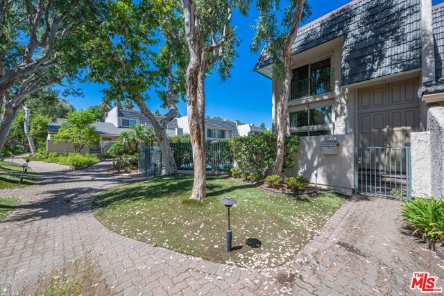6217 Randi Avenue photo 1