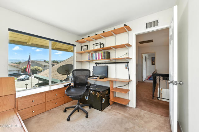 1589 N Alva Circle, Simi Valley CA: https://media.crmls.org/mediaz/39a6cbc7-e2e0-4dde-93bf-03a6694f39c4.jpg