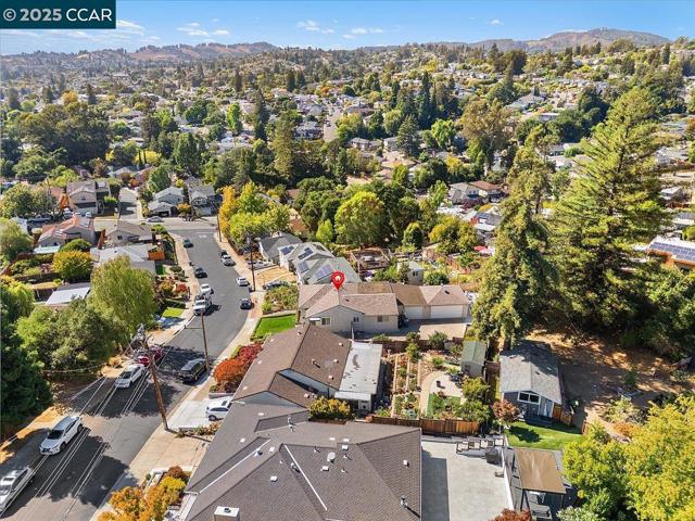 5030 Ray Ave, Castro Valley CA: https://media.crmls.org/mediaz/39a6e6bf-f80d-4566-a6e8-c4ee3c97104c.jpg