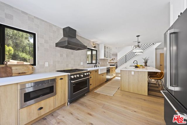 1131 Rancho Drive, Ojai CA: https://media.crmls.org/mediaz/39a71624-b15d-4ed4-90d5-dfeb9b1d4d93.jpg