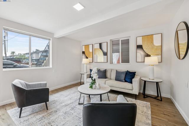 545 Central Ave, Alameda CA: https://media.crmls.org/mediaz/39a717db-23a9-4a6d-af21-7b33edba4b75.jpg