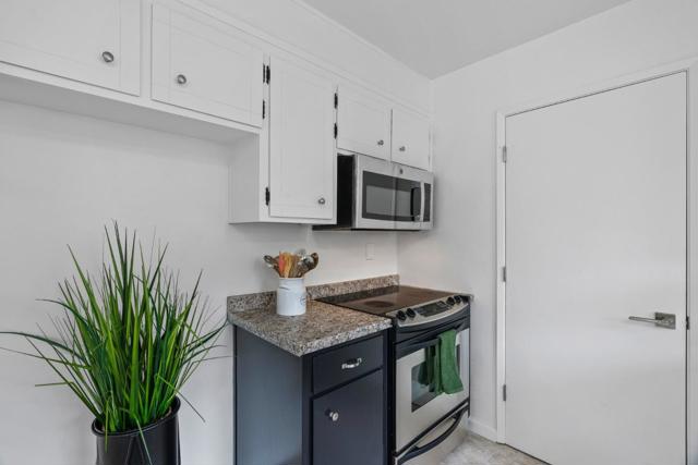 274 Cosky Drive, Marina CA: https://media.crmls.org/mediaz/39a79903-2038-4f76-a2f1-606d4f80805c.jpg