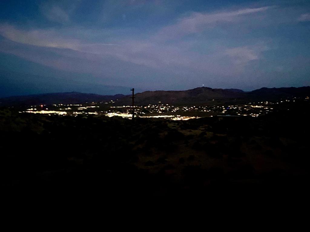https://media.crmls.org/mediaz/39a83786-0890-4f08-9f22-f61416d675b8.jpg?preset=X-Large