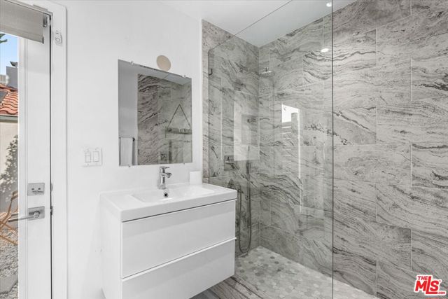 3963 E Calle San Antonio, Palm Springs, CA 92264