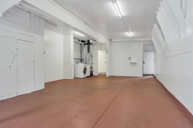 835 Alabama Street, San Francisco CA: https://media.crmls.org/mediaz/39a8bfba-a822-44af-a023-700aecb1ff0f.jpg