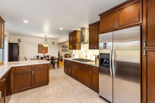 4400 Chaumont Road, Woodland Hills CA: https://media.crmls.org/mediaz/39a960e4-2967-4cd4-b3fd-da86ade2f651.jpg