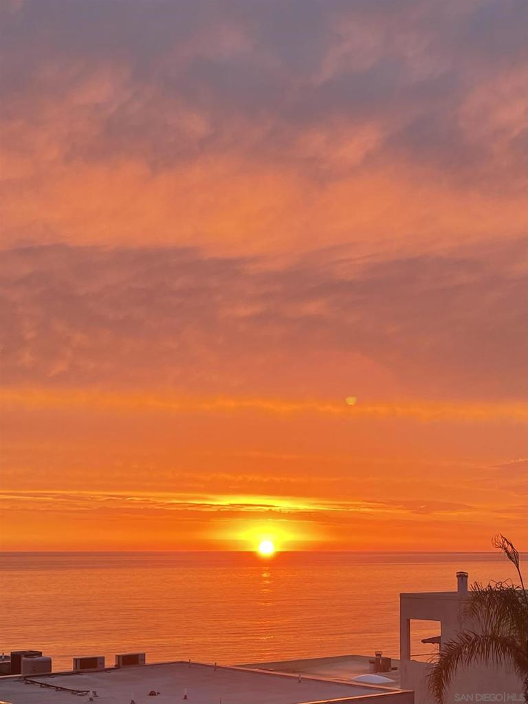 https://media.crmls.org/mediaz/39a98d79-853d-46d5-8422-9a6cfcf7f54b.jpg?preset=X-Large