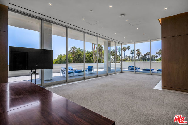 9255 Doheny Road, West Hollywood CA: https://media.crmls.org/mediaz/39a98e40-60f5-4ba5-ae12-ad54f35a7115.jpg